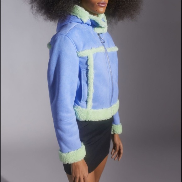 Urban Outfitters Roselyn Faux Sherling Blue Cozy cropped Y2K hood Jacket Coat - Picture 4 of 6